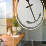 Anker's Hoern - & Restaurant Auf Der Hallig 호텔 Langeneß