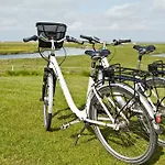 Anker's Hoern - & Restaurant Auf Der Hallig 호텔 3*